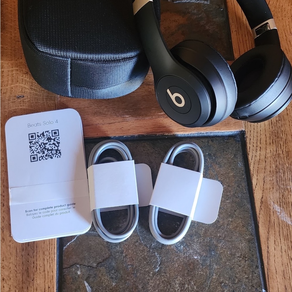 Beats by Dre Solo 4 Over-Ear Headphones - Black